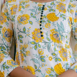 Skylee Pop Women Floral Printed Regular Kurta with Trousers & With Dupatta image 3