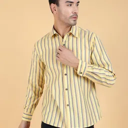 Kotty Men Relaxed Spread Collar Graphic Printed Casual Shirt-picture-21