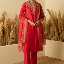 Anouk Floral Yoke Design V-Neck Straight Chanderi Silk Kurta With Trousers & Dupatta image 2