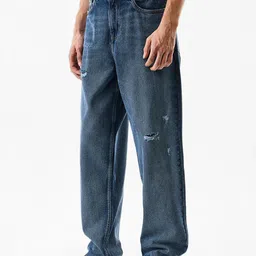 Snitch Men Relaxed Fit Mid-Rise Mildly Distressed Light Fade Cotton Jeans image 4