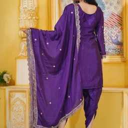 IRVAAH Floral Embroidered Zari Work Straight Kurta With Dhoti Pants & Dupatta image 5