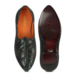 DAVINCHI Men Textured Leather Pointed Toe Mojaris image 3