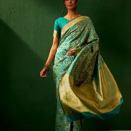 DEVATITHI Woven Design Zari Silk Blend Banarasi Saree-image-7