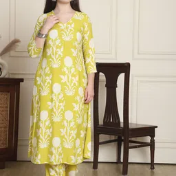Merira Floral Printed V-Neck Straight Kurta With Trousers-picture-14