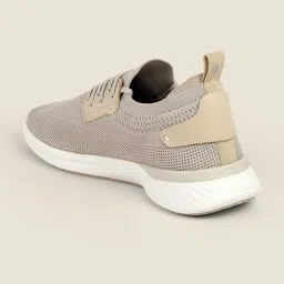 Metro Men Sneakers image 2