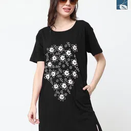 DDASPRATION Women Floral Printed Embellished Longline T-shirt-image-97