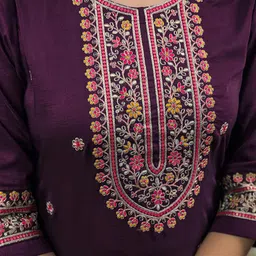 SANISA Women Floral Embroidered Regular Thread Work Kurta with Trousers & With Dupatta image 3