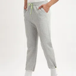 SHOWOFFFF Men Cotton Slim Fit Mid-Rise Joggers image 3