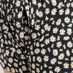 berrylush curve Berrylush Printed Shoulder Straps Top With Shorts & Shrug image 5