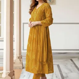 Aaghnya Women Ethnic Motifs Printed Empire Kurta with Trousers & With Dupatta image 4