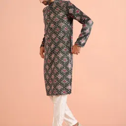 KISAH Men Printed Regular Kurta with Pyjamas image 2