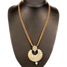 Women Click Stone Studded & Beaded Jewellery Set image 2