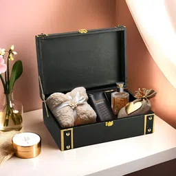 Aura Black & Gold Toned Leather Jewellery Organiser With Lock-picture-21