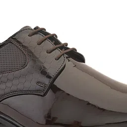 INVICTUS Men Laced Up Round Toe Leather Formal Derbys image 4