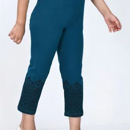 YK Girls Pack Of 5 Printed High Rise Lounge Pants image 5