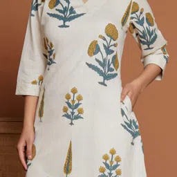 Indo Era Women Floral Printed Regular Pure Cotton Kurta with Palazzos image 4