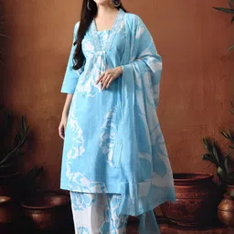 DERAIL Floral Printed Thread Work Pure Cotton Straight Kurta With Palazzos & Dupatta-image-79