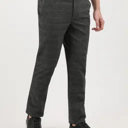 Tommy Hilfiger Men Checked Chinos Mid-Rise Trousers image 3