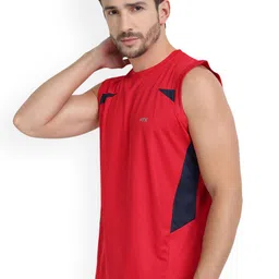 FTX Pack Of 4 Colourblocked Round Neck Gym Vests image 3