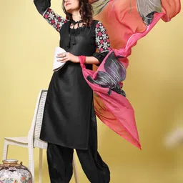 youthnic Women Cotton Blend Kurta Salwar Dupatta Set image 3
