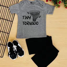 Piku Store Unisex Kids Printed T-shirt with Shorts-image-15