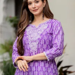 PRISCA Women Floral Printed Floral Kurta image 2