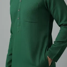 Yugnik Men Solid Festive Cotton Straight Kurta image 2