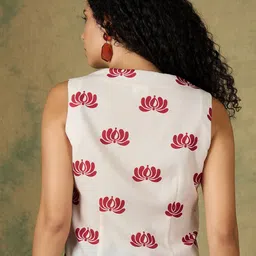 IVY BY KIBO Floral Printed Linen Vest Crop Top image 4