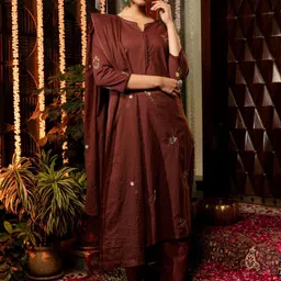Araaha Women Floral Embroidered Regular Thread Work Pure Cotton Kurta with Trousers & With Dupatta image 4