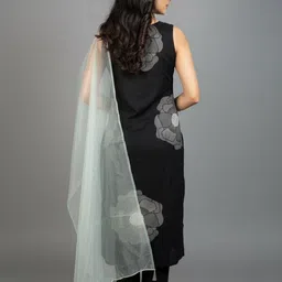 Sangria Organza Tasseled Border Ethnic Dupatta image 2