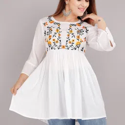 Pari A1 Women Cotton Floral Embroidered Short Top-picture-10