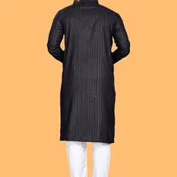 ANUJ FASHION Men Solid A-Line Kurtas image 2