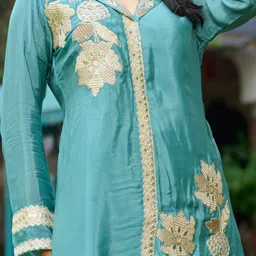 Kaftanize Floral Embroidered V-Neck Tunic With Trousers Co-Ords image 3