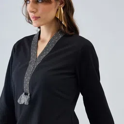 Indo Era Women Printed Regular Thread Work Kurta with Trousers image 4