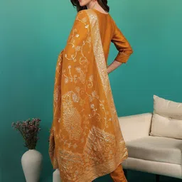 Moda Rapido Women Ethnic Motifs Embroidered Regular Thread Work Kurta with Trousers & With Dupatta image 3