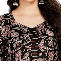 MIRAAN Floral Printed Sweetheart Neck Pure Cotton Straight Kurta & Patiala With Dupatta image 3