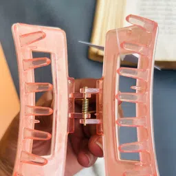 Radhya Accessories Women Claw Clip image 5