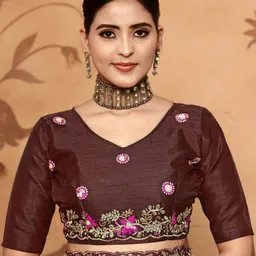 DIVASTRI Floral Embroidered Heavy Work Saree image 5