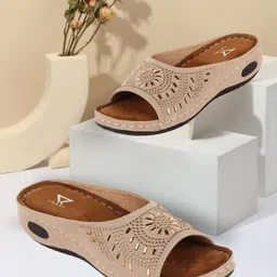 trase Women Soft Ortho Flats Sandal image 1