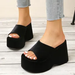 uunda fashion Women Wedges Sandal image 2