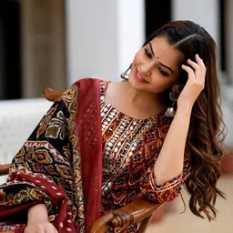 badodiya's DEEPIKA Embroidered Kurta, Palazzo & Dupatta Set image 4