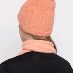 amoldo Self Design Beanie image 2
