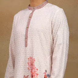 house of pataudi Men Floral Print Viscose Rayon Straight Kurta image 5