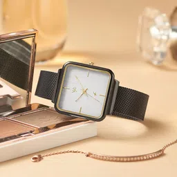 Fastrack Vyb Minimalist Women Brass Dial & Stainless Steel Textured Straps Analogue Watch FV60012KM01W-picture-45