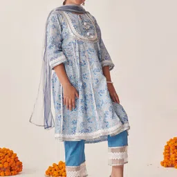 pspeaches Girls Floral Printed Regular Kurta with Pyjamas & With Dupatta image 3
