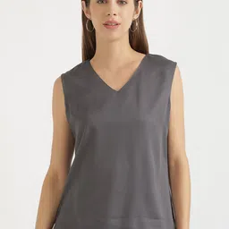 SAADAA Women V-Neck Solid Sleeveless Top-picture-38
