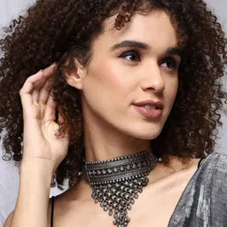 VENI Silver Plated Oxidised Necklace image 4