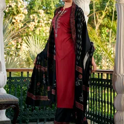 WOMEN PLUS Women Paisley Yoke Design Regular Thread Work Kurta with Trousers & With Dupatta-image-26