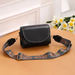 Diva Dale PU Structured Sling Bag-image-25