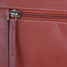 GENWAYNE Leather Structured Handheld Bag image 4